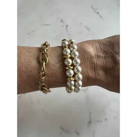 Shell Pearl Stretch Bracelets Set of 2 - Picture 7 of 9